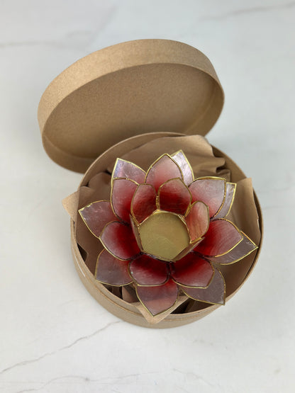 Ruhe und Licht: Handbemalter Lotus Teelichthalter