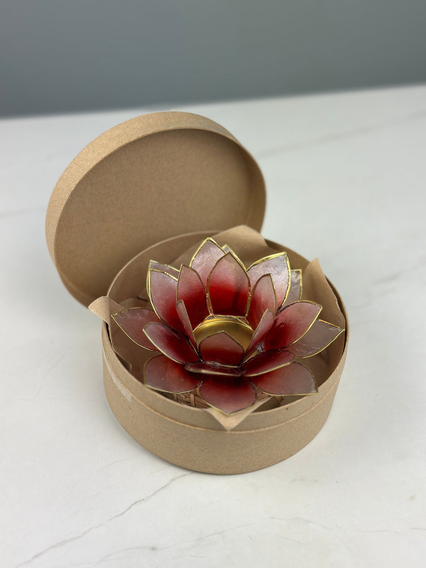 Lotus Teelichthalter in Rottönen für eine friedvolle Atmosphäre