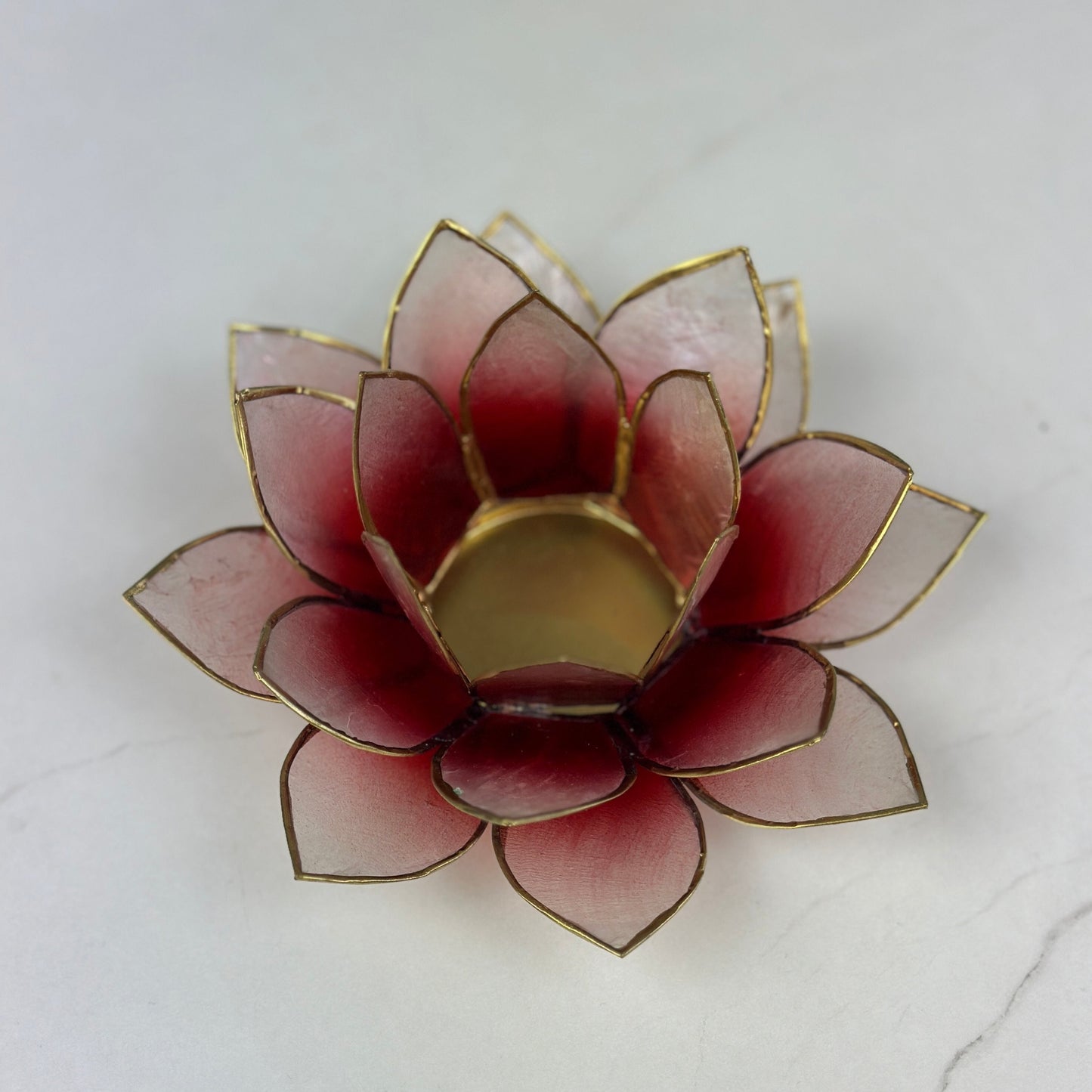 Ruhe und Licht: Handbemalter Lotus Teelichthalter