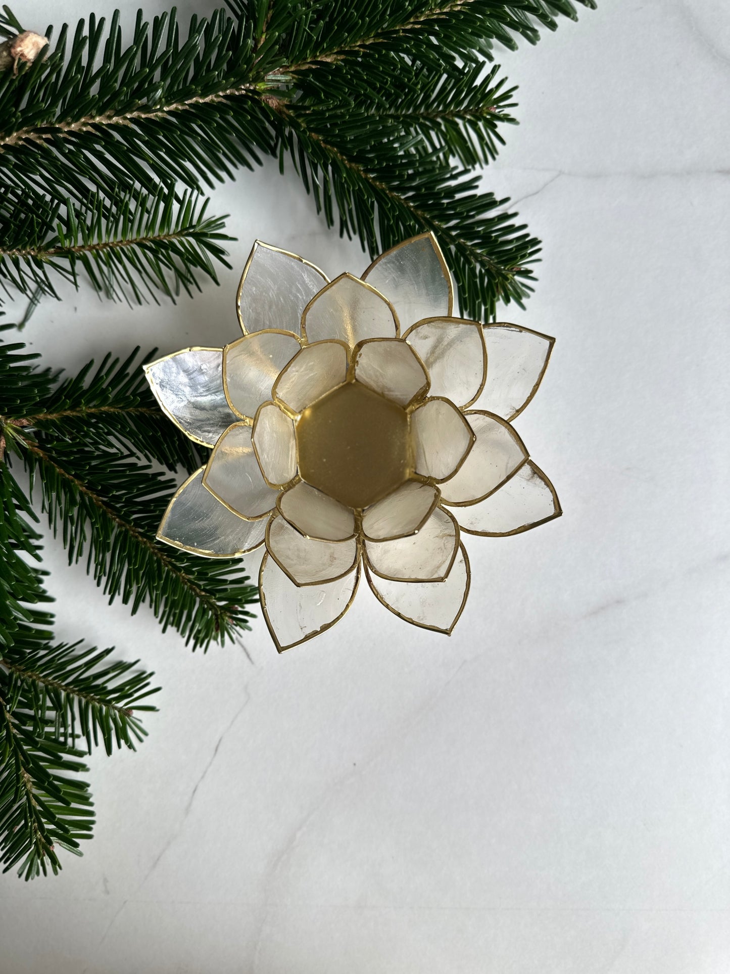 Weiße Lotusblume für deine Teelichter