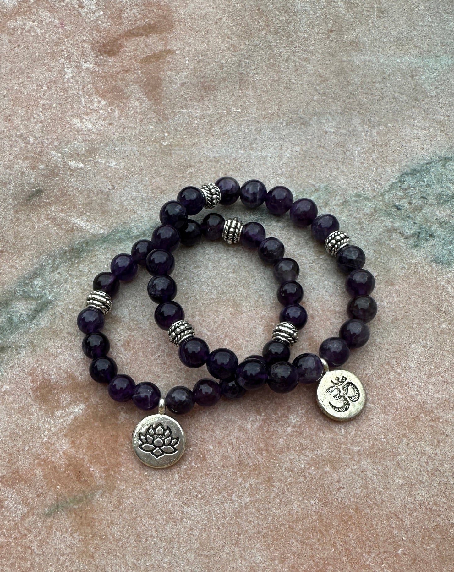Armband Amethyst Perlen mit Lotus: Klarheit