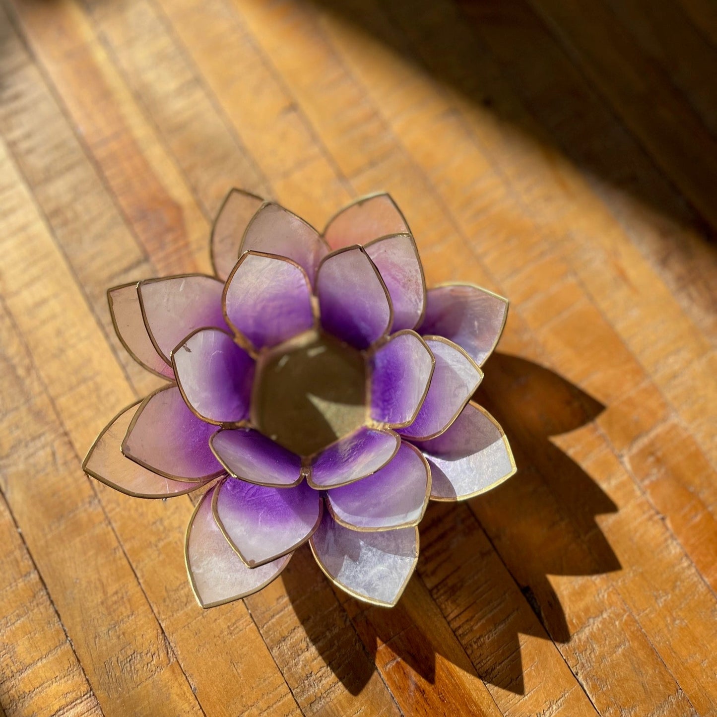 Lila Lotusblume für Deine Kerzenhalter