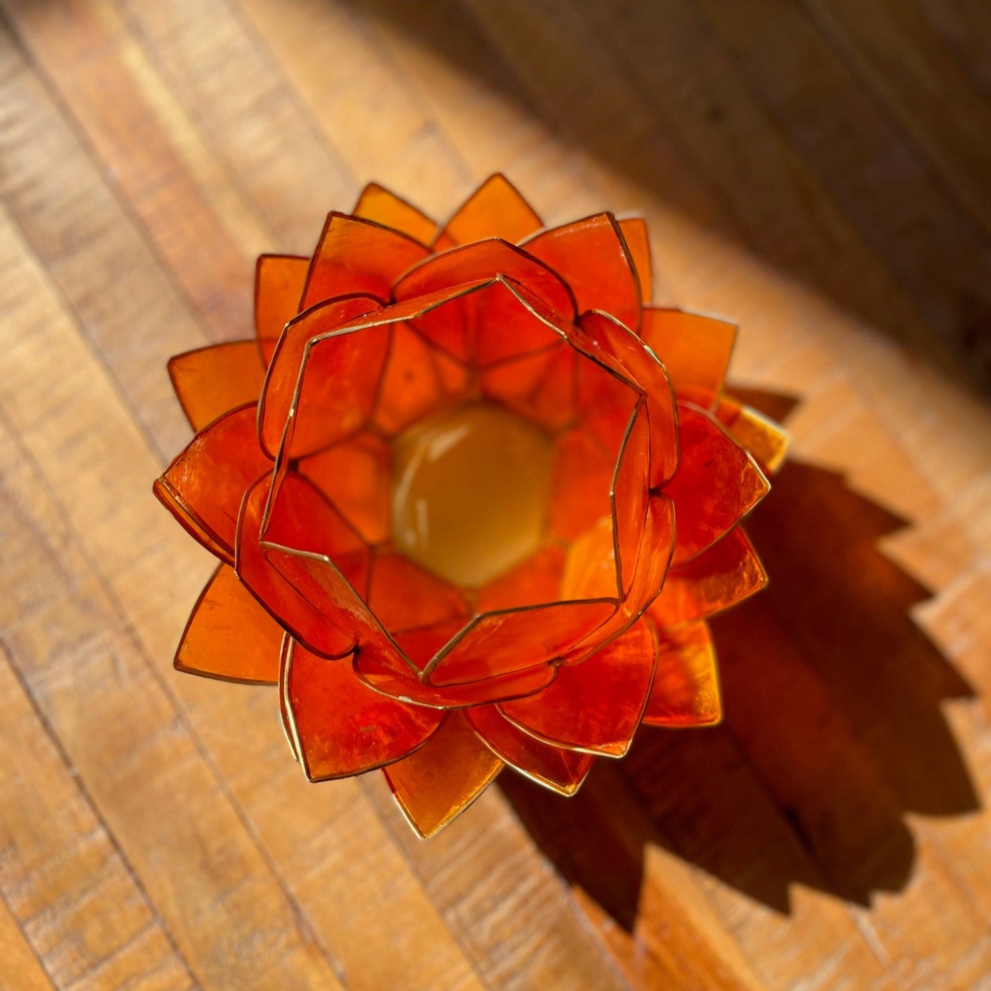 Svadhisthana Chakra Lotus Teelichthalter: Kreativität und Harmonie