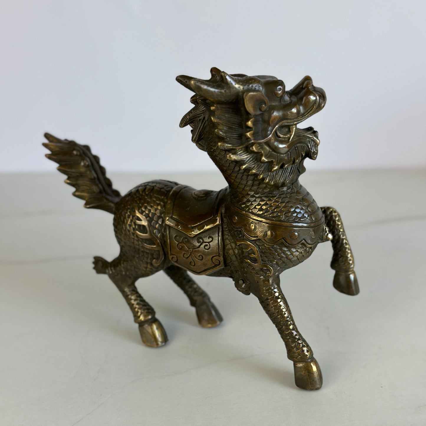 Handgefertigter Qilin: Symbol für positive Energien und Schutz