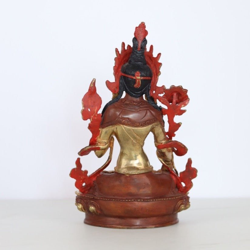 Weiße Tara: Eine Handgefertigte Statue aus Nepal
