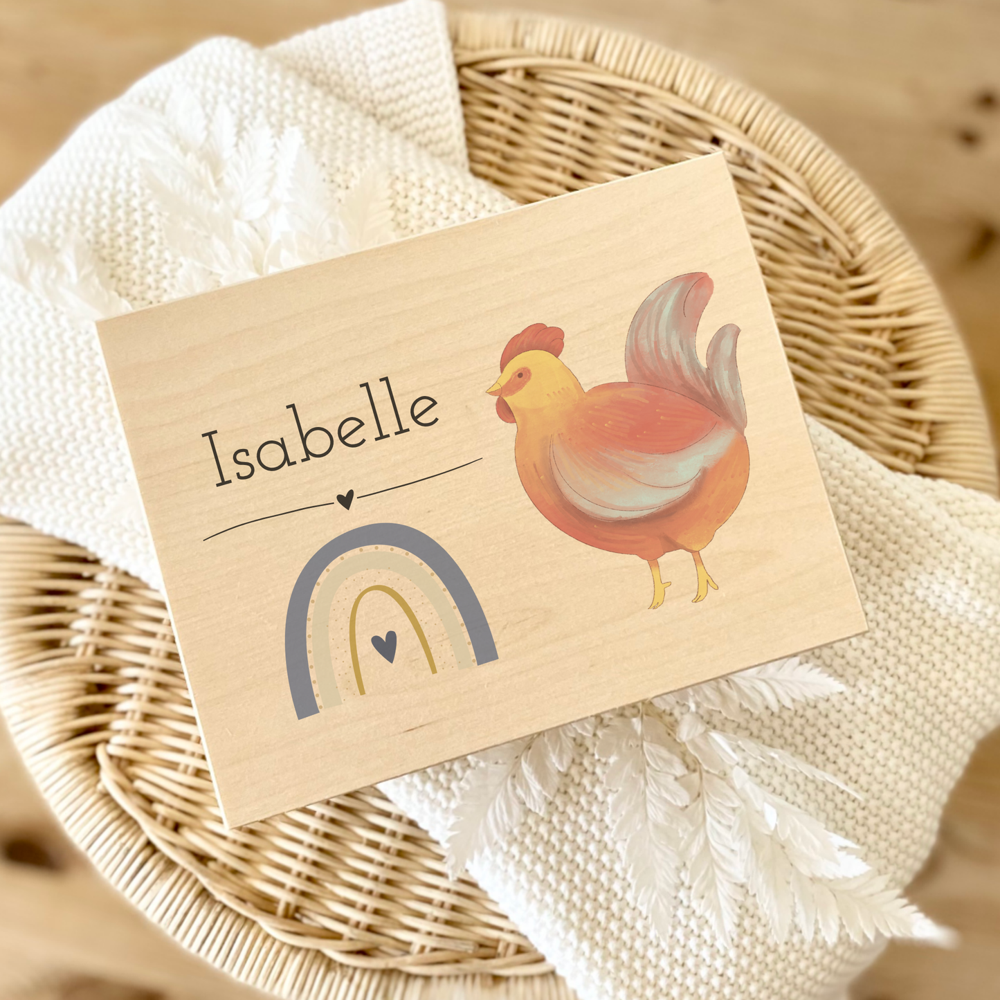 Personalisierte Holzkiste mit Namen und Sternzeichen