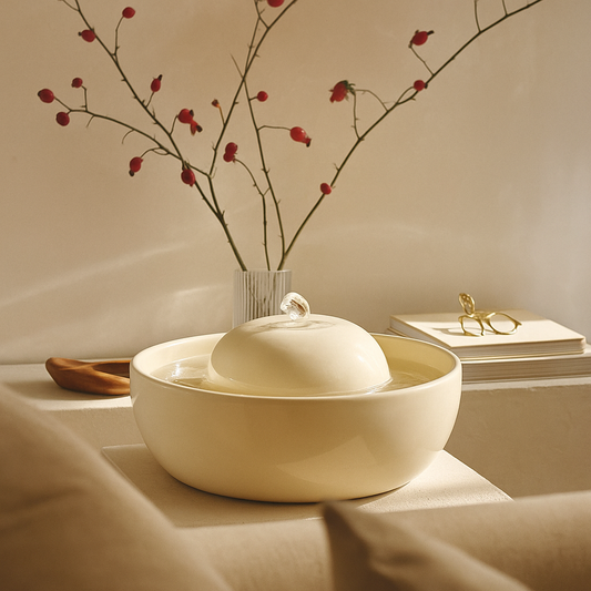 Feng Shui Zimmerbrunnen CREME– Ein Rückzugsort. Eine Quelle neuer Energie.