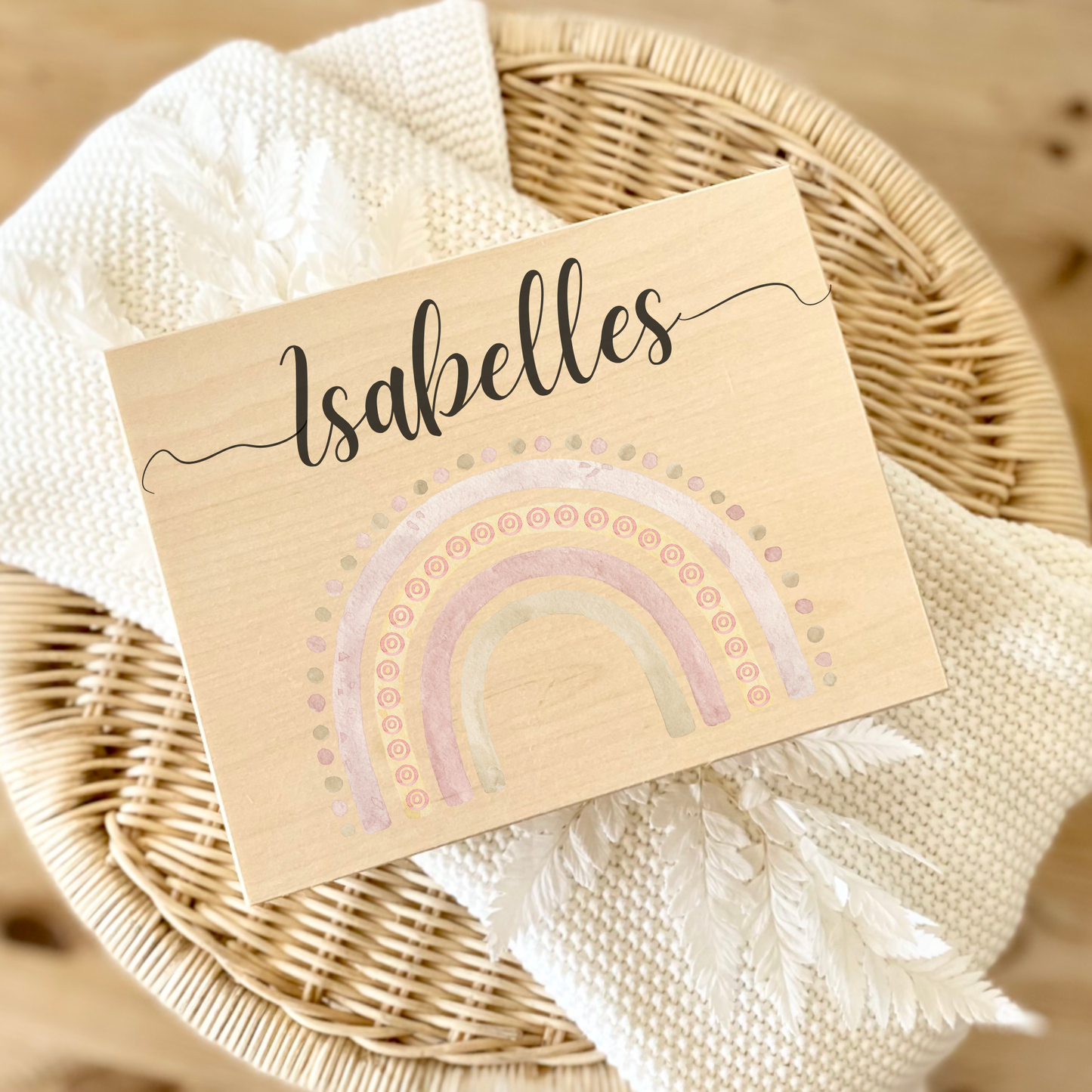 Personalisierte Holzkiste mit Name & Regenbogen – Geschenk
