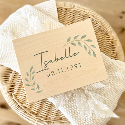 Personalisierte Holzkiste mit Namen & Datum – für Erinnerungen, die bleiben