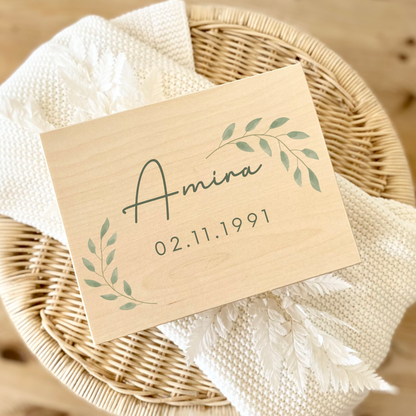 Personalisierte Holzkiste mit Namen & Datum – für Erinnerungen, die bleiben