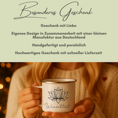 Personalisierte Emaille-Tasse mit Lotusblume – handgefertigt in Deutschland