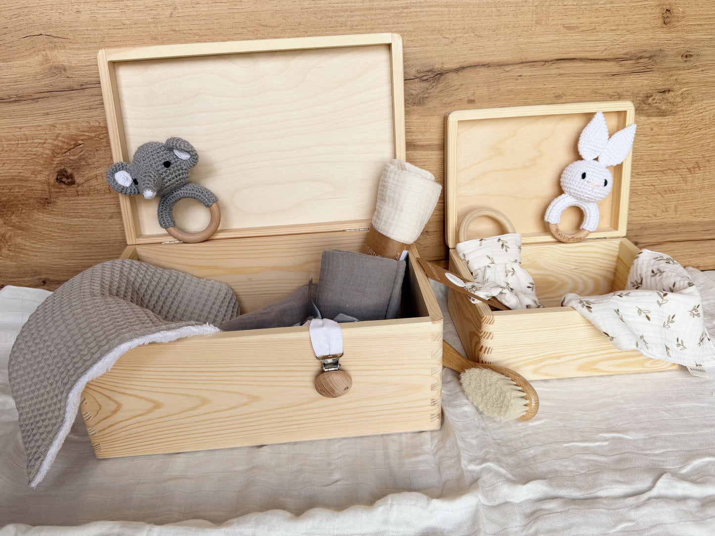 Personalisierte Holzkiste mit Regenbogen – liebevolles Geschenk für Kinder