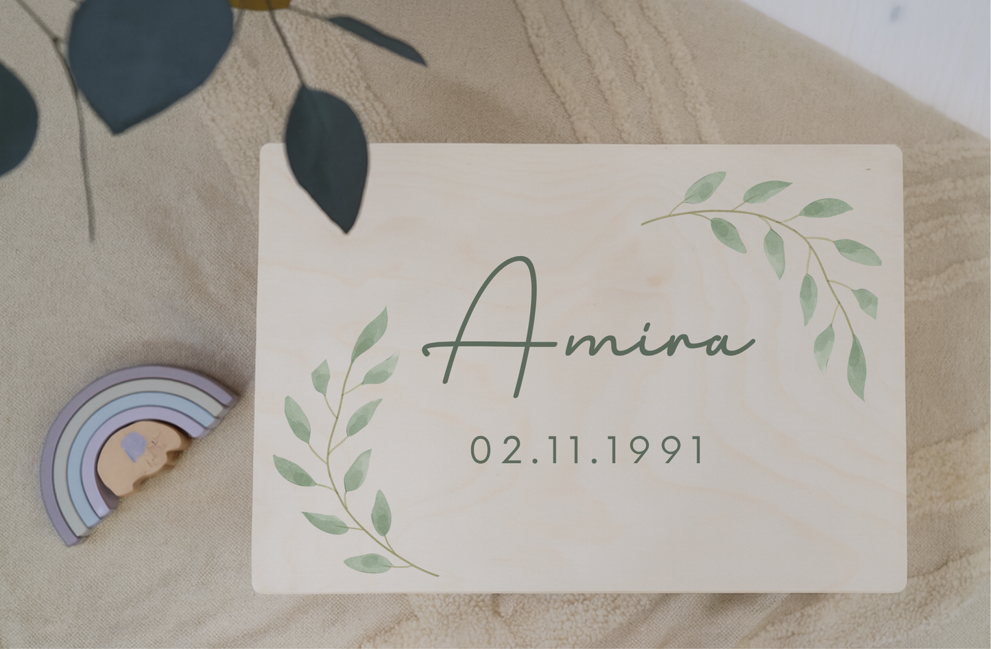 Personalisierte Holzkiste mit Namen & Datum – für Erinnerungen, die bleiben