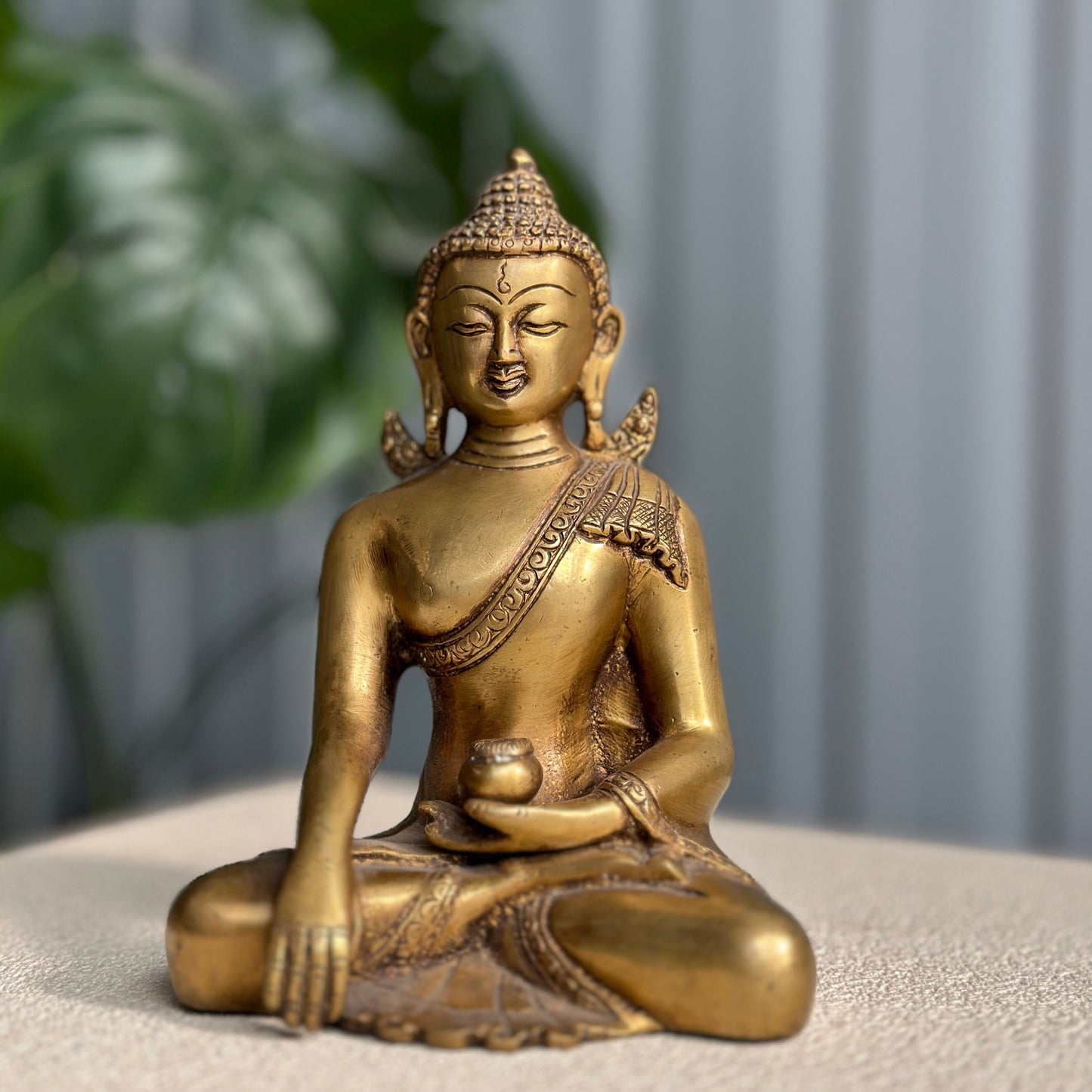 Shakyamuni Buddha: Dein Symbol für Schutz und Frieden
