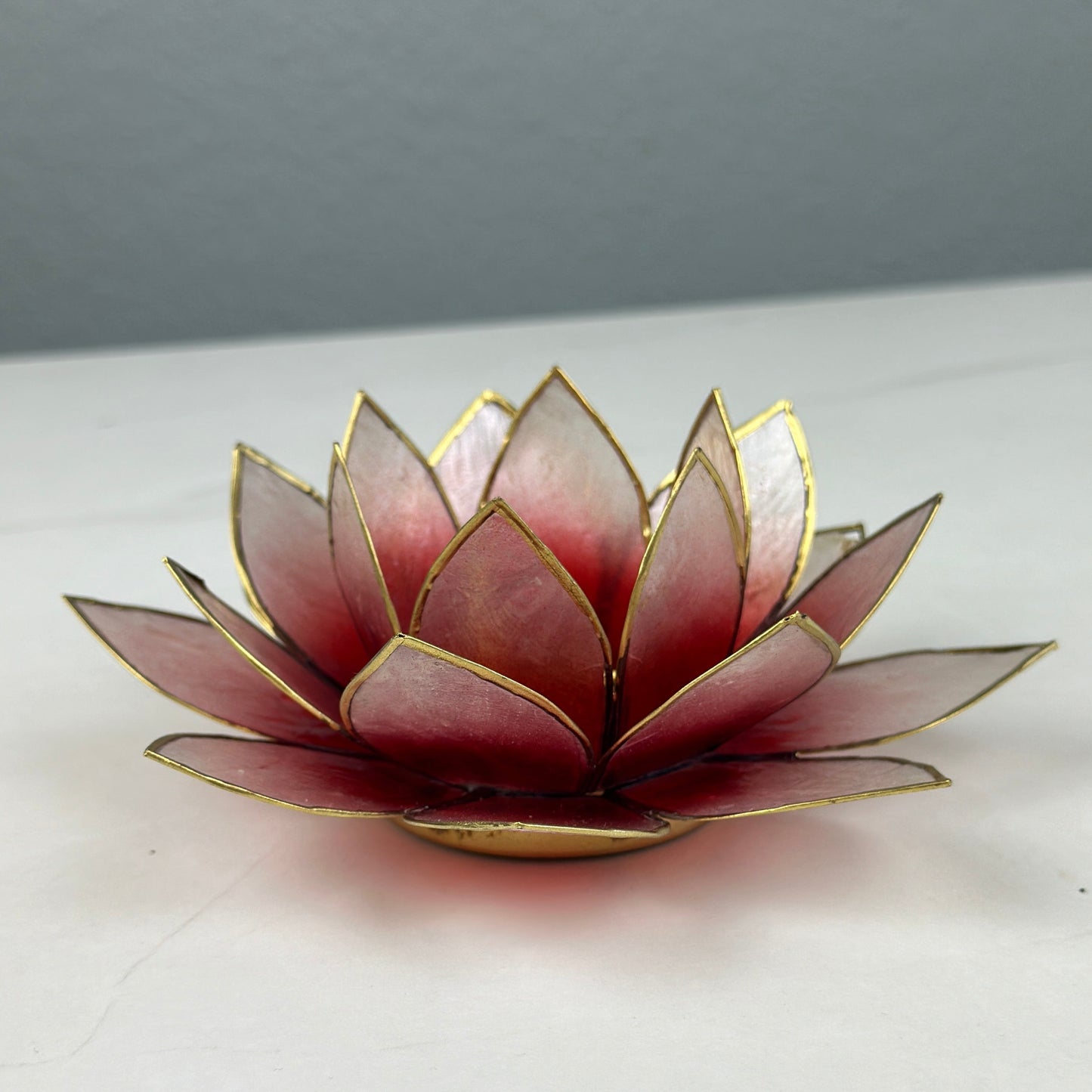 Lotus Teelichthalter in Rottönen für eine friedvolle Atmosphäre