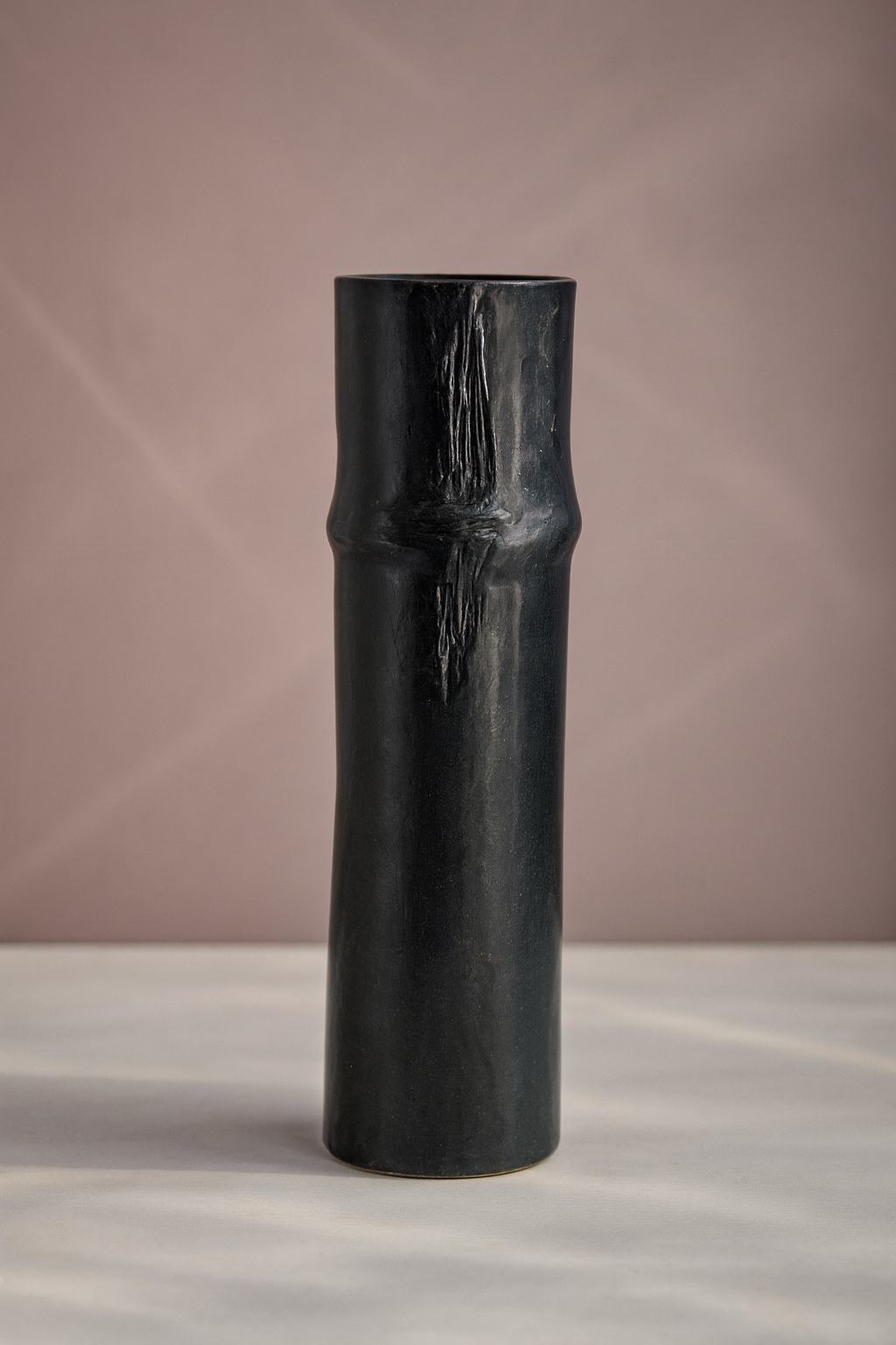 Handgefertigte Bambusvase aus Keramik