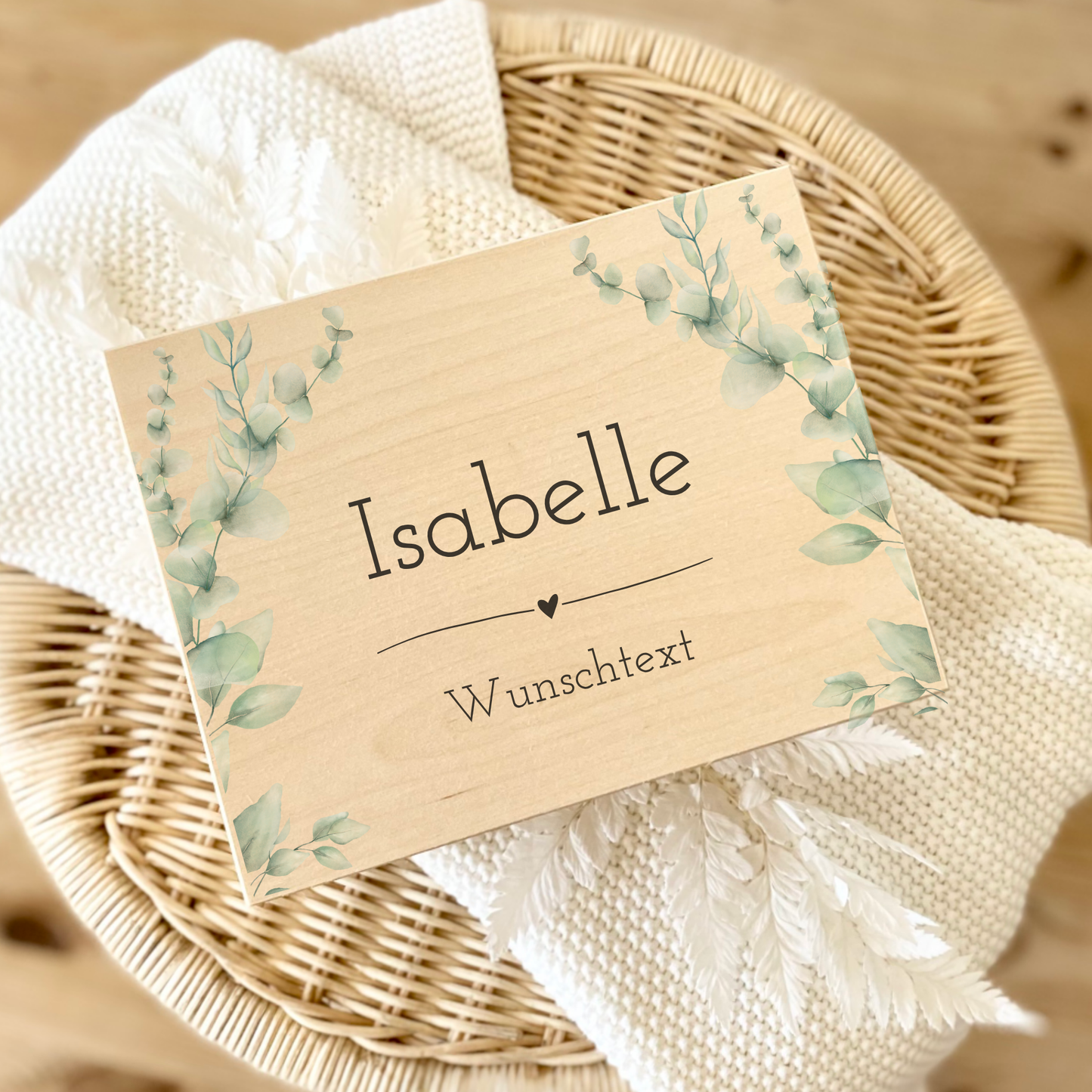 Personalisierte Holzkiste mit Namen & Wunschtext – Eukalyptus Design