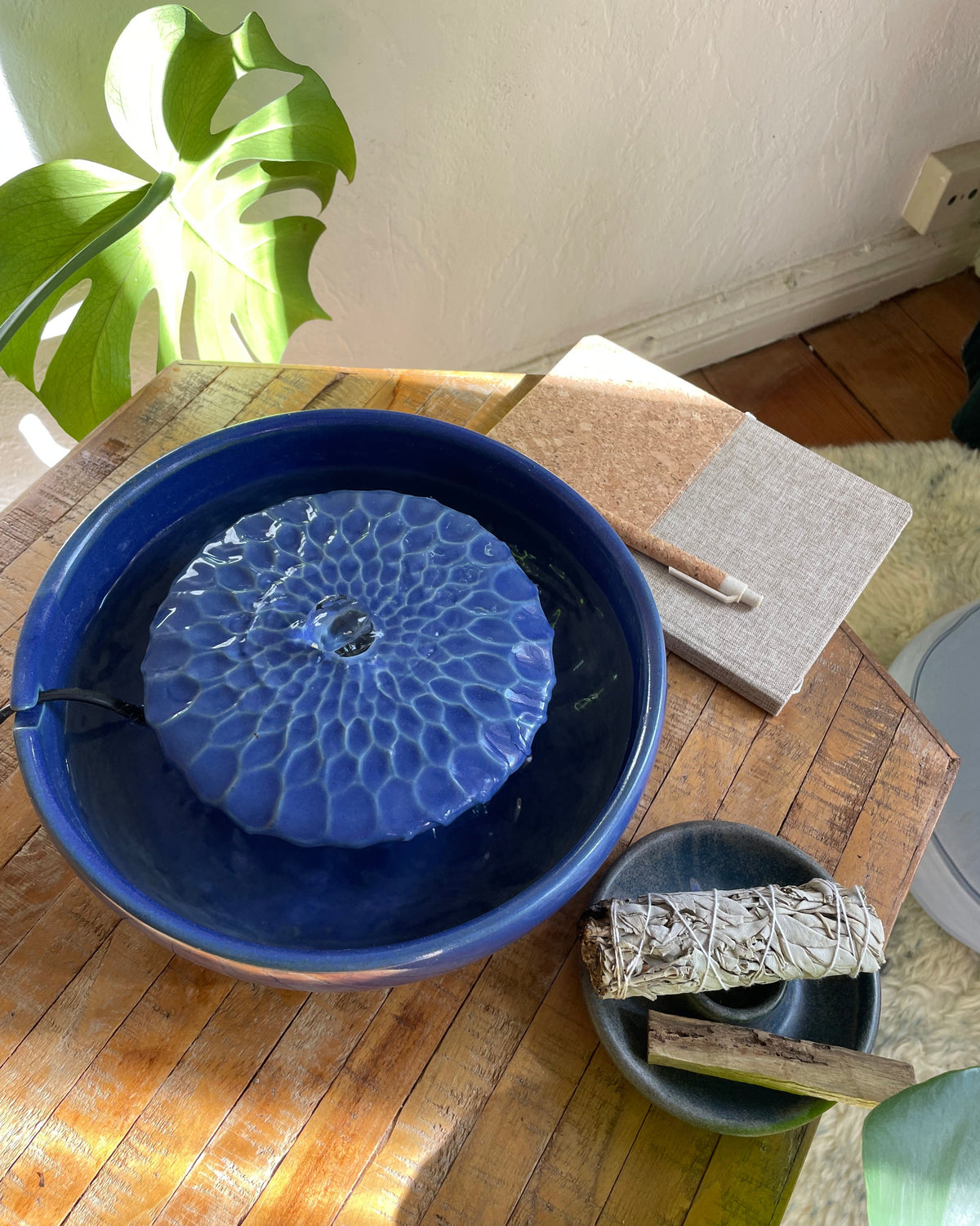Ritual Set – Feng Shui Brunnen, Räucherritual, Journal & Achtsamkeitsguide